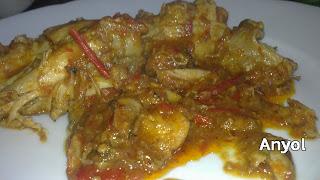 Pollo con salsa de pimientos rojos sofritos Pollo con salsa de pimientos rojos sofritos