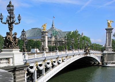 Descubrir París a través de los puentes del Sena Descubrir París a través de los puentes del Sena