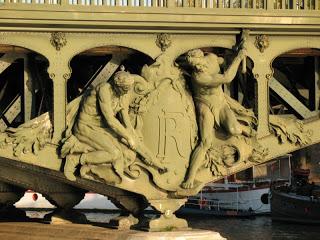 Descubrir París a través de los puentes del Sena Descubrir París a través de los puentes del Sena