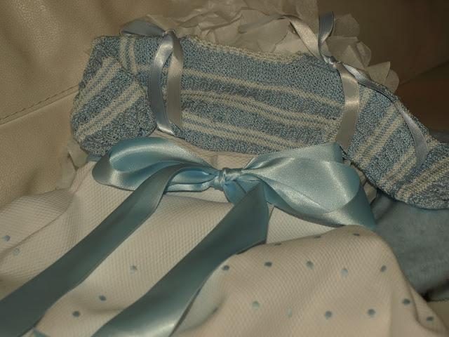 Para Gonzaga... una cestita muy azul Para Gonzaga... una cestita muy azul