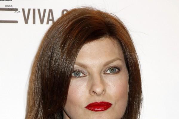 I love Linda Evangelista... Linda Evangelista, 46 años, 1...