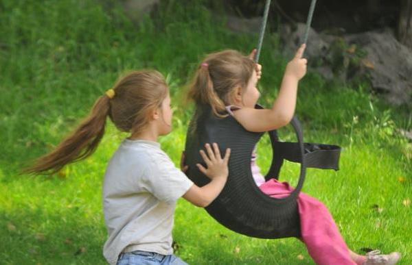 Cómo fortalecer una buena relación entre hermanos hermanos