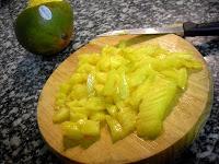 Tartar de salmón y aguacate con chutney de mango Tartar de salmón y aguacate con chutney de mango