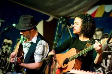 Olivenza llevan su sonido fronterizo a los escenarios Olivenza llevan su sonido fronterizo a los escenarios