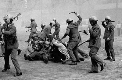 La Transición ha muerto ¿Viva la democracia? La Transición ha muerto ¿Viva la democracia?