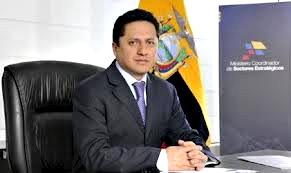 Ecuador acuerda con ISOFOTON instalación planta solar de 50 MW Rafael Poveda Ministro Coordinador de Sectores Estratégicos