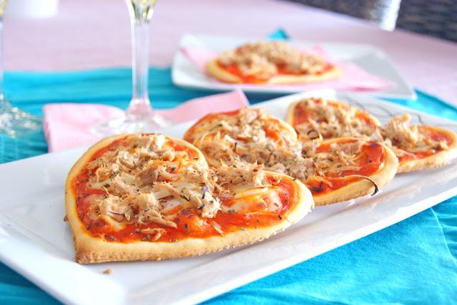 Mini pizzas valentinizadas (o pizza al tonno)