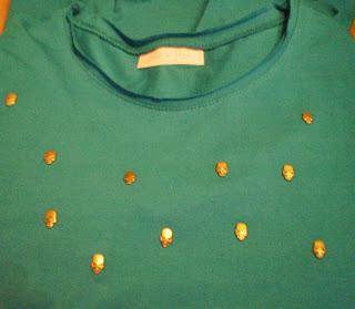 DIY: DE CAMISETA CUTRE A CAMISETA TRENDY DIY: DE CAMISETA CUTRE A CAMISETA TRENDY