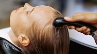 EL PELUQUERO/A PUEDE AYUDAR A DETECTAR EL CÁNCER DE PIEL EL PELUQUERO/A PUEDE AYUDAR A DETECTAR EL CÁNCER DE PIEL