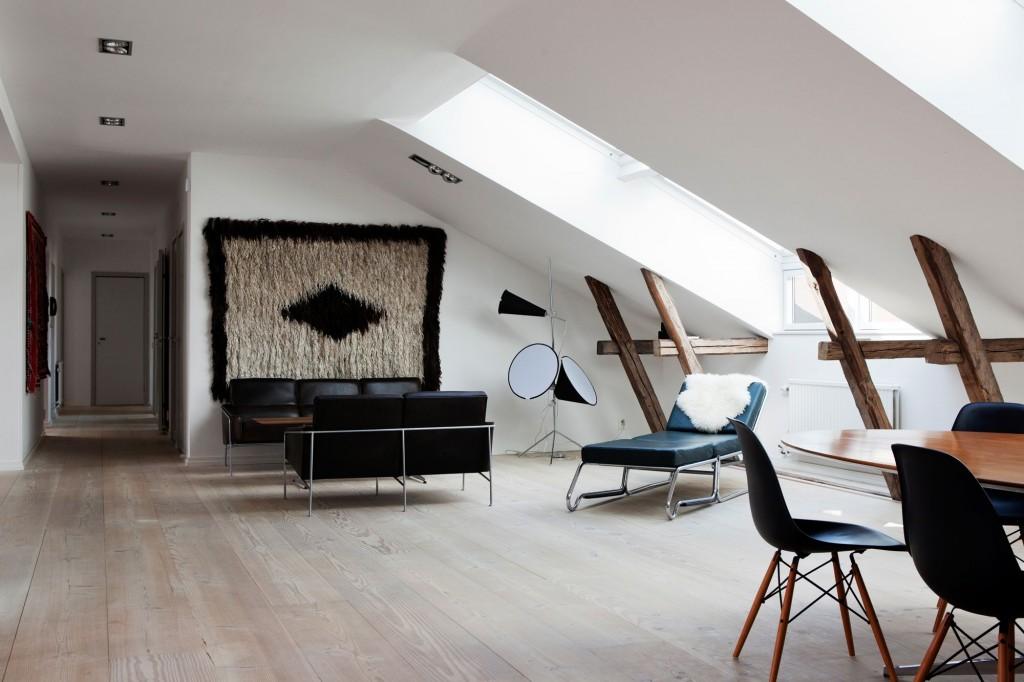 El salón de un espectacular ático El salón de un espectacular ático