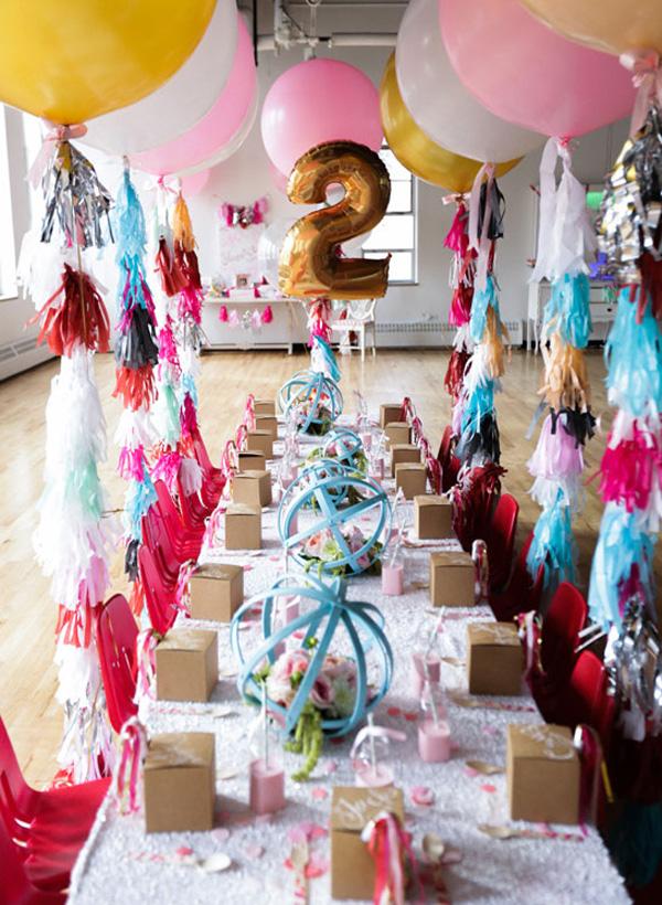 Nuevos kits para photocalls, temas para comuniones y nuestros posts preferidos una preciosa decoracion con muchos globos