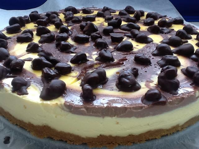 TARTA DE FLAN Y KIKOS CON CHOCOLATE TARTA DE FLAN Y KIKOS CON CHOCOLATE