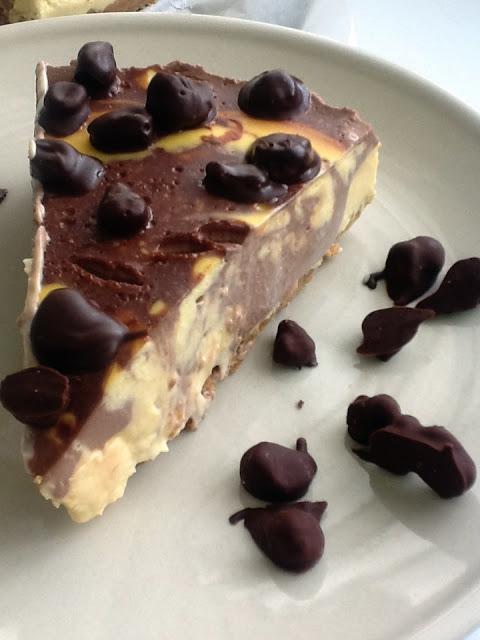TARTA DE FLAN Y KIKOS CON CHOCOLATE TARTA DE FLAN Y KIKOS CON CHOCOLATE