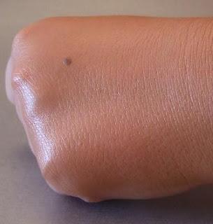 La nueva BB COLOR de COMODYNES – tu arma secreta para una piel perfecta La nueva BB COLOR de COMODYNES – tu arma secreta para una piel perfecta