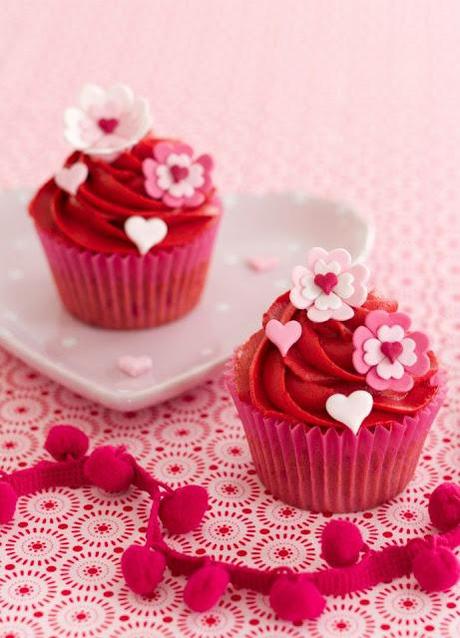 Ideas para regalar en San Valentín (II): flores y dulces no pueden faltar