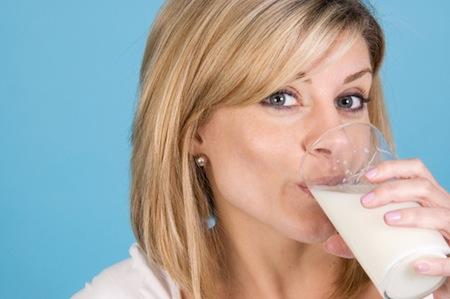 ¿Es necesaria la leche enriquecida con calcio?