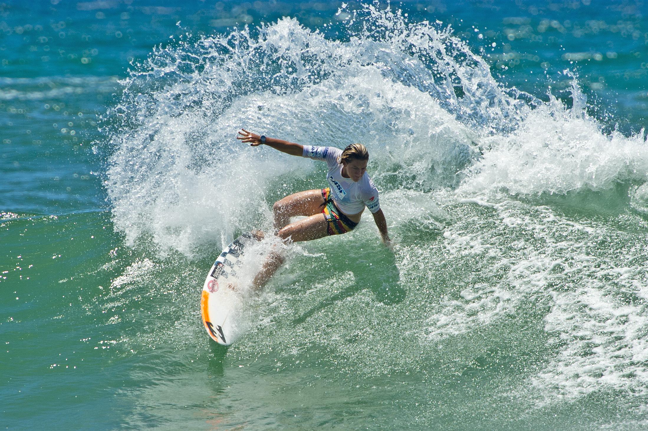 Owen Wright y Sally Fitzgibbons ganan el Breaka Burleigh Pro 2013 temp-download-1658_1360564127_CourtneyConlogueBreakaPro13WHS121