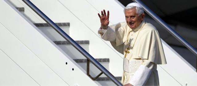 La renuncia del papa. La renuncia del papa.