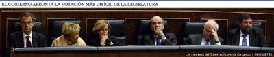 Los políticos españoles se enfrentan, divididos, a su crisis.