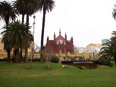 Dos opciones de compras: por la calle o por la red Dos opciones de compras: por la calle o por la red