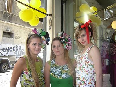 Dos opciones de compras: por la calle o por la red Dos opciones de compras: por la calle o por la red