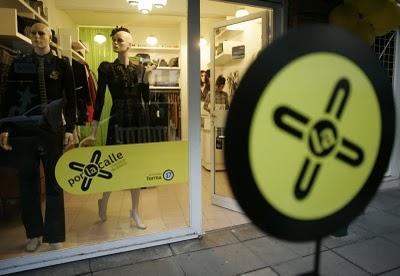 Dos opciones de compras: por la calle o por la red Dos opciones de compras: por la calle o por la red