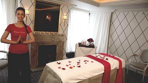 Cabina de Kiare Kare para Roses For You. hotel Villa Magna