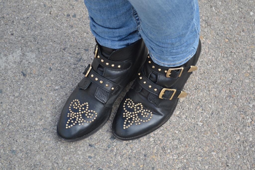 Look of the day: black and gold Look of the day: black and gold