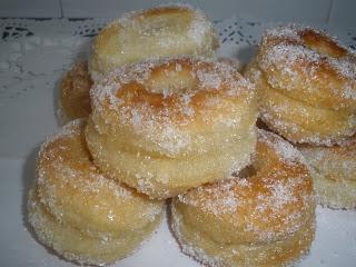 Rosquillas de  hojaldre .. Cristaleiro..