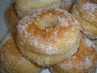 Rosquillas de  hojaldre .. Cristaleiro..