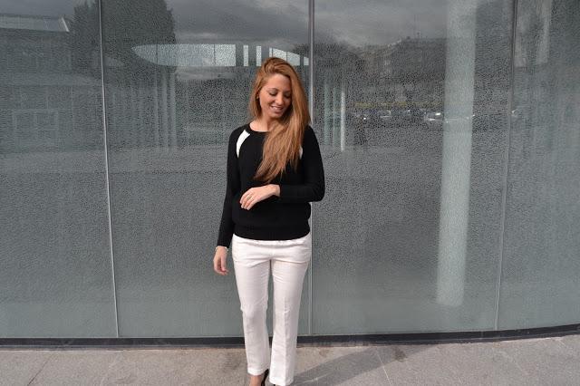 WHITE PANTSEstos pantalones fueron una de las compras que... WHITE PANTSEstos pantalones fueron una de las compras que...