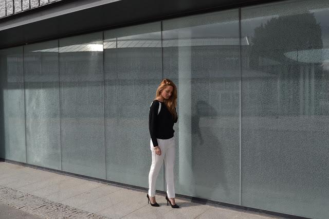 WHITE PANTSEstos pantalones fueron una de las compras que... WHITE PANTSEstos pantalones fueron una de las compras que...