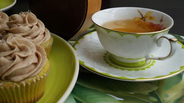 Apple & Cinnamon cupcakes w/ Tea Cupcakes de manzana y canela para San Valentin