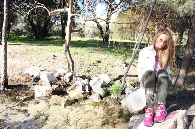 A TOUCH OF PINKBuenos días!!! hoy os traigo un look basta... A TOUCH OF PINKBuenos días!!! hoy os traigo un look basta...