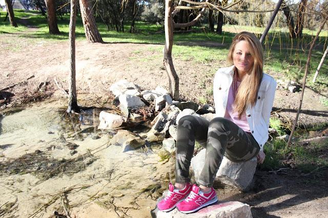 A TOUCH OF PINKBuenos días!!! hoy os traigo un look basta... A TOUCH OF PINKBuenos días!!! hoy os traigo un look basta...