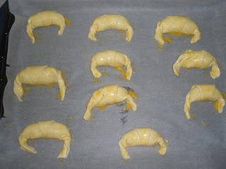 Mini croissants rellenos de almendra Mini croissants rellenos de almendra