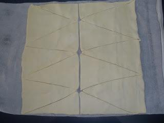 Mini croissants rellenos de almendra Mini croissants rellenos de almendra