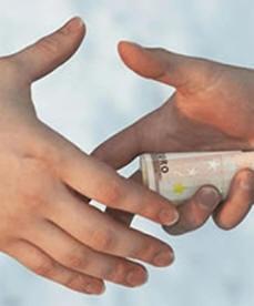 LA CORRUPCIÓN, UN MAL GENERALIZADO EN LA POLÍTICA ESPAÑOLA LA CORRUPCIÓN, UN MAL GENERALIZADO EN LA POLÍTICA ESPAÑOLA
