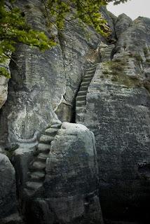Escaleras de las montañas de Elbe Sandstone