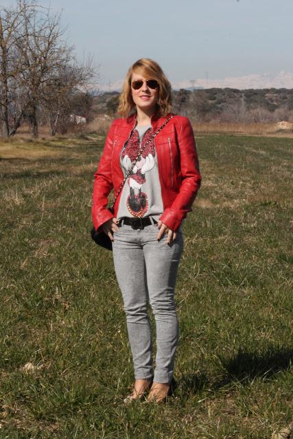 Sudadera + tacones Sudadera + tacones