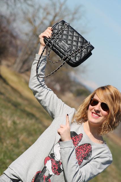 Sudadera + tacones Sudadera + tacones