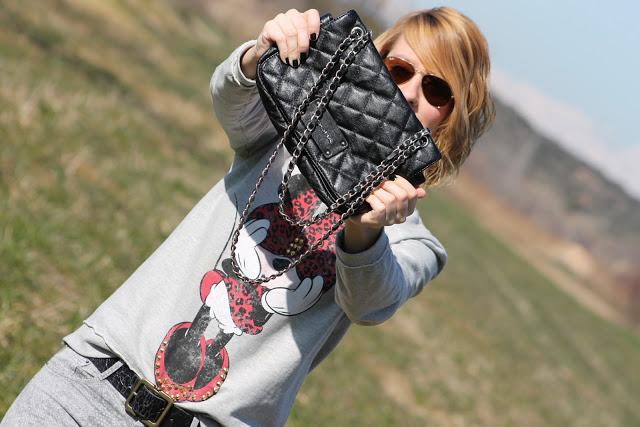 Sudadera + tacones Sudadera + tacones