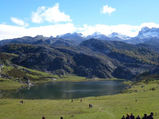 Un soleado día en los “Lagos de Covadonga”: Parque Nacional de los Picos de Europa 3