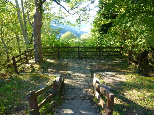 Un soleado día en los “Lagos de Covadonga”: Parque Nacional de los Picos de Europa Mirador los Canónigos
