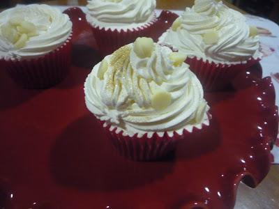 Cupcakes de Frambuesa con chocolate (y otros con Cava para el Reto...) Cupcakes de Frambuesa con chocolate (y otros con Cava para el Reto...)