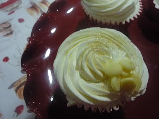 Cupcakes de Frambuesa con chocolate (y otros con Cava para el Reto...) Cupcakes de Frambuesa con chocolate (y otros con Cava para el Reto...)