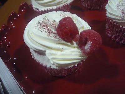 Cupcakes de Frambuesa con chocolate (y otros con Cava para el Reto...) Cupcakes de Frambuesa con chocolate (y otros con Cava para el Reto...)