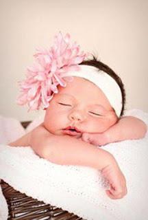 MASAJES PARA EL BEBÉ MASAJES PARA EL BEBÉ