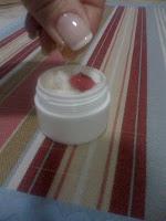 Caja con la preparación del bálsamo Caja con la preparación del bálsamo