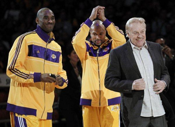 jerry-buss-kobejpg-c1a1dcf78d4523e3